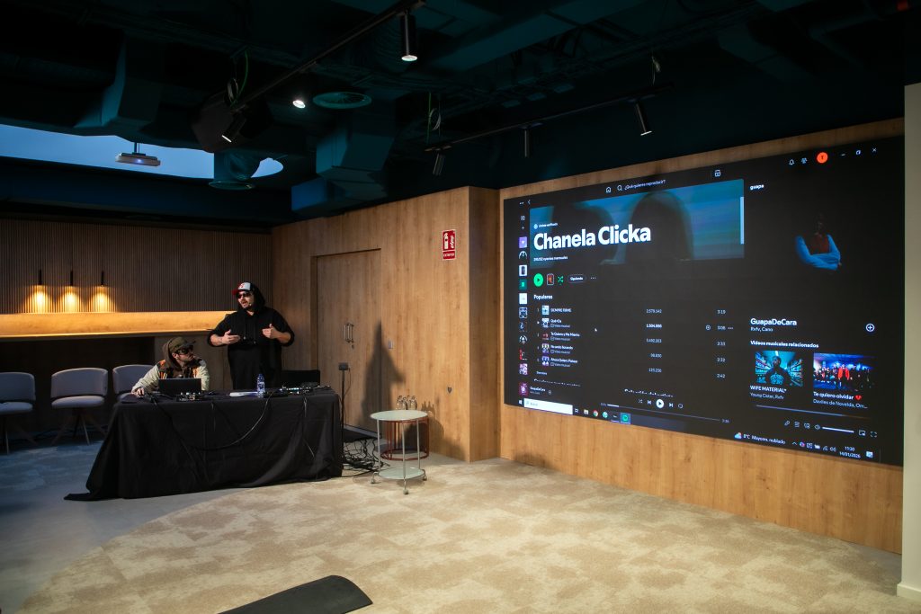 Chanela Clicka durante su demostración en directo