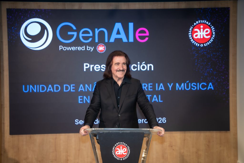 Luis Cobos, presidente de AIE, durante la jornada de presentación de genAIe